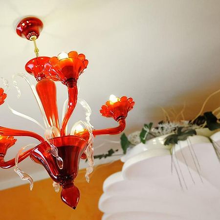 Hotel Benessere Villa Fiorita Colfiorito Esterno foto
