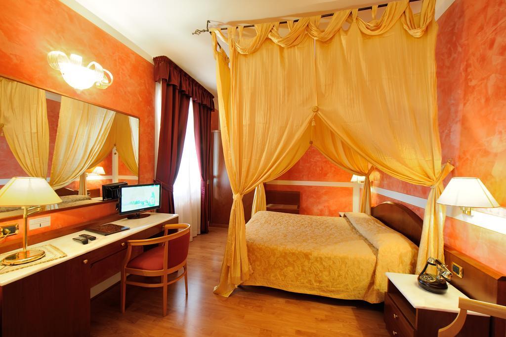 Hotel Benessere Villa Fiorita Colfiorito Esterno foto