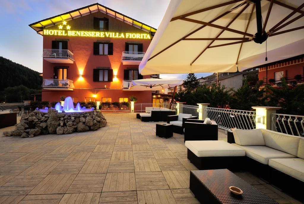 Hotel Benessere Villa Fiorita Colfiorito Esterno foto