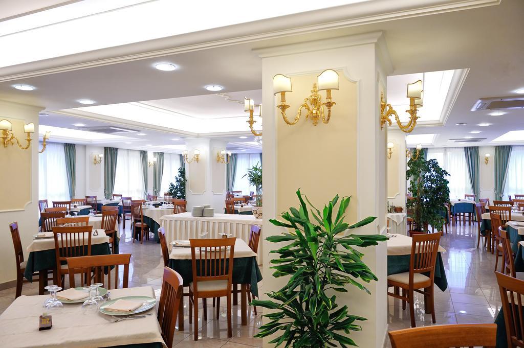 Hotel Benessere Villa Fiorita Colfiorito Esterno foto