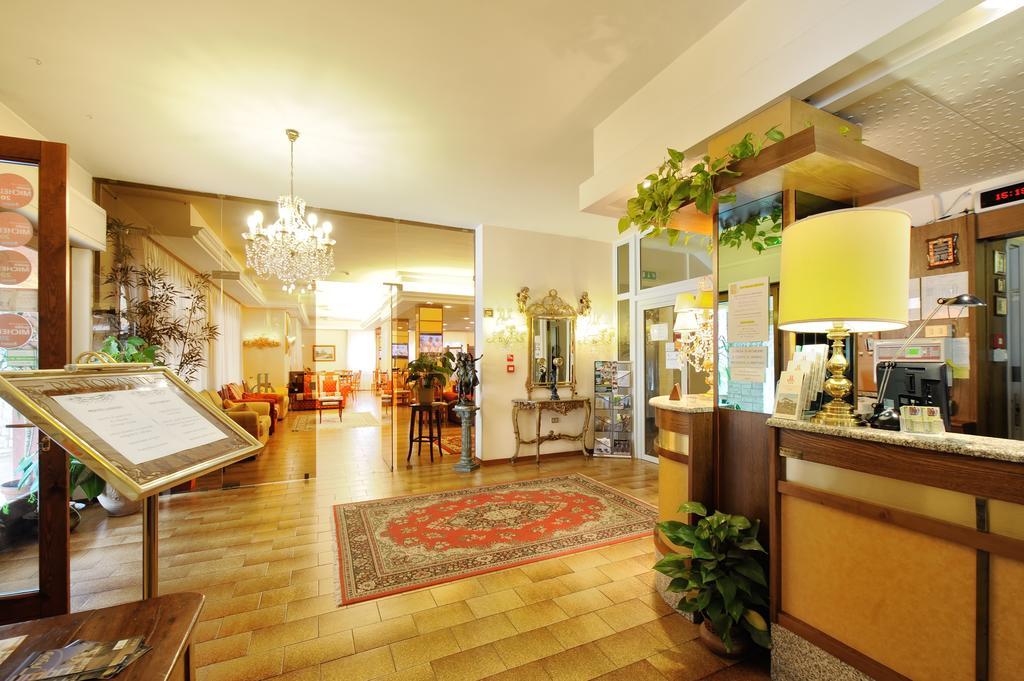 Hotel Benessere Villa Fiorita Colfiorito Esterno foto