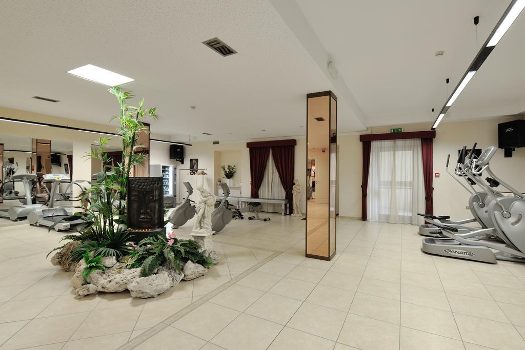 Hotel Benessere Villa Fiorita Colfiorito Esterno foto