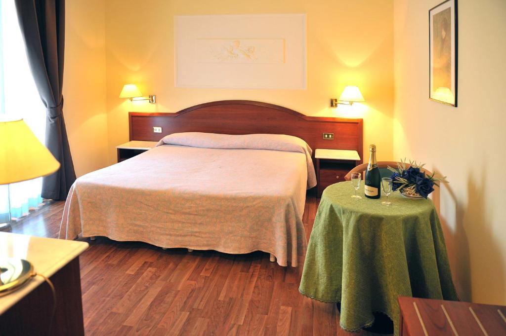 Hotel Benessere Villa Fiorita Colfiorito Esterno foto