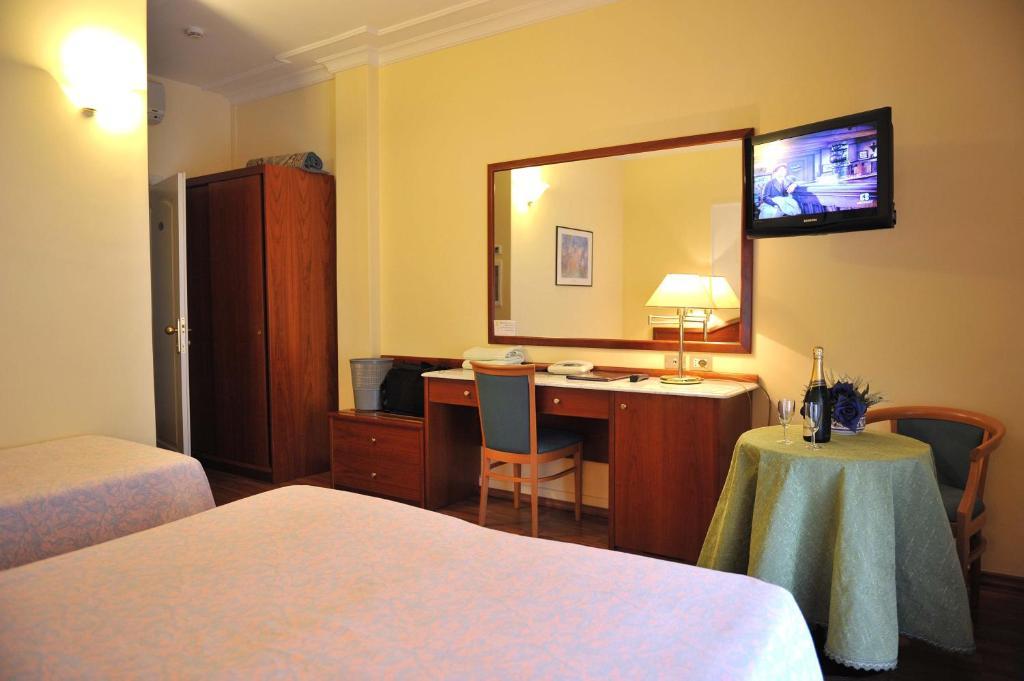 Hotel Benessere Villa Fiorita Colfiorito Esterno foto