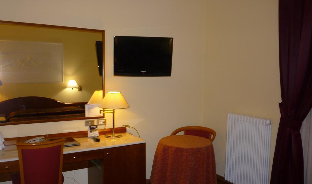 Hotel Benessere Villa Fiorita Colfiorito Esterno foto