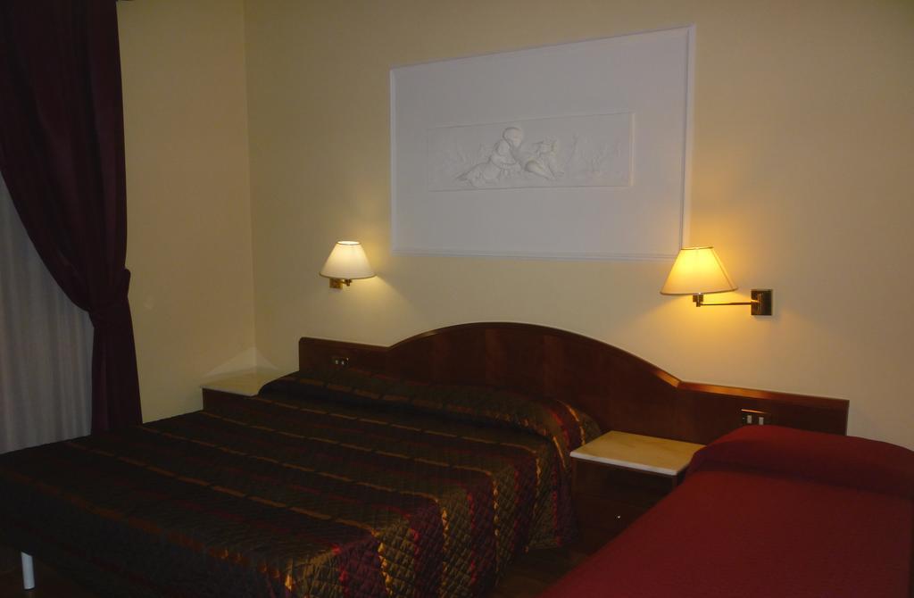 Hotel Benessere Villa Fiorita Colfiorito Esterno foto